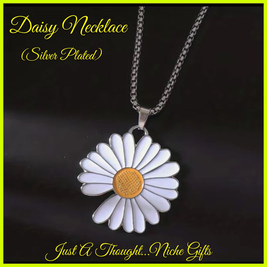 Daisy Pendant & Chain